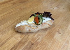 Baguette med skagenröra 
